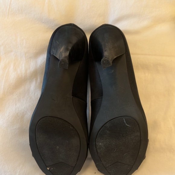 Black satin peep toe pumps with satin knot at toe, 3 1/2” heel - Picture 9 of 11